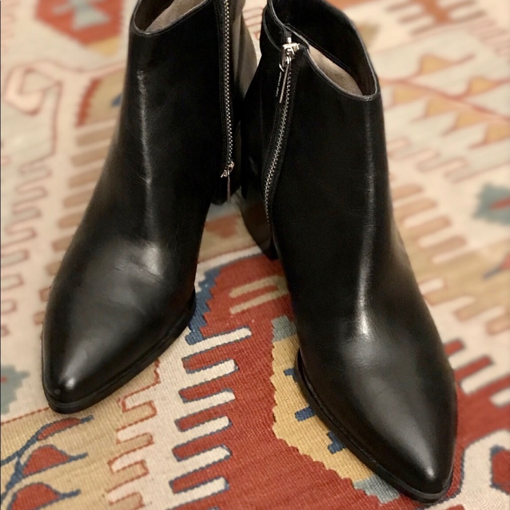 Michael Kors Saylor Leather Ankle Boot black
